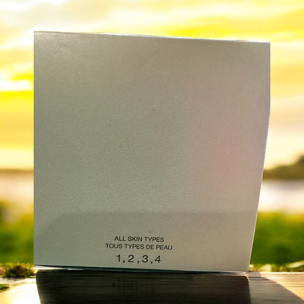 🐥 SOLD!!! 🐥 Clinique Redness Solutions Instant Relief Loose Mineral Powder - Picture 2 of 4